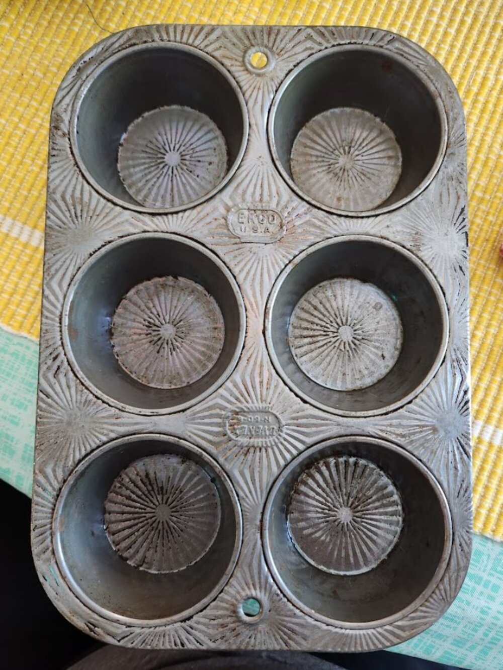 Vintage Muffin tin ECKO